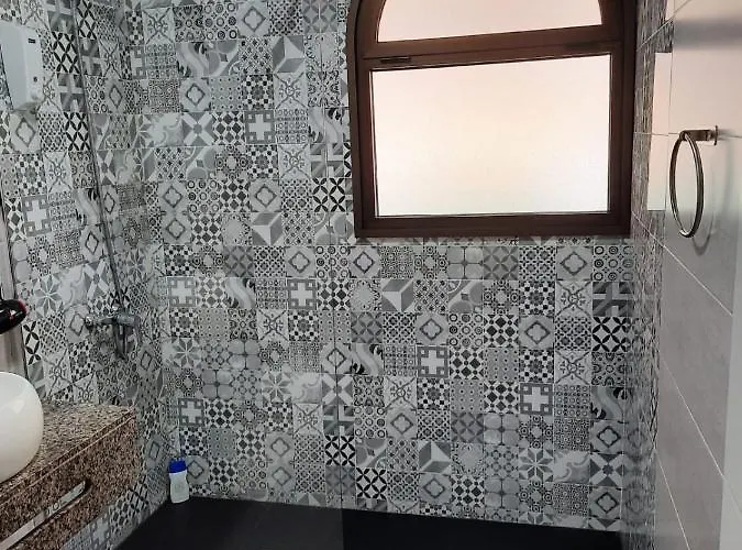 El Nido De Los Angeles بلايا ديل إنغلز